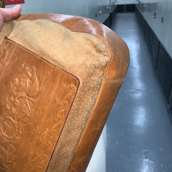 👋🏾SOLD👋🏾authentic FENDI embossed suede CROSSBODY purse - Picture 13 of 16